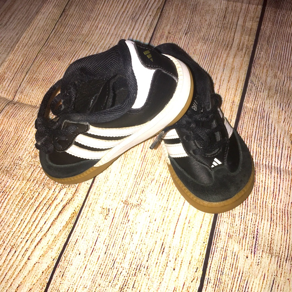 Adidas kids shoes Great condition